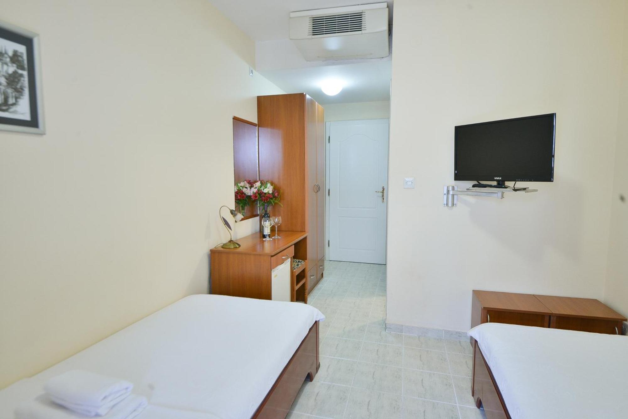 Hotel Podostrog 3*