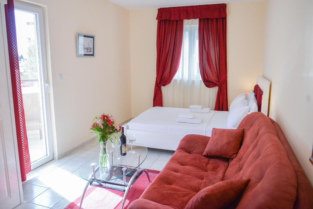 Hotel Podostrog 3*