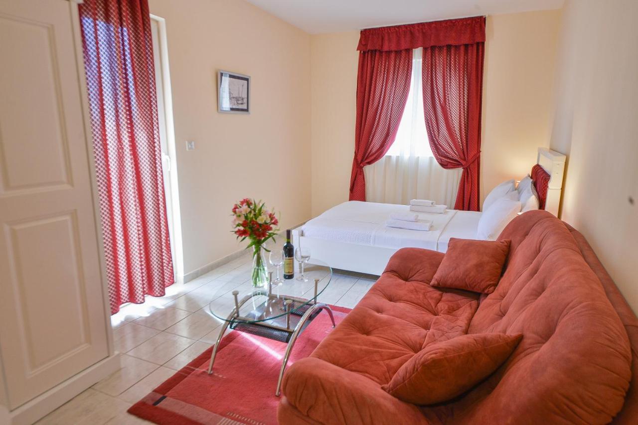 Hotel Podostrog 3*