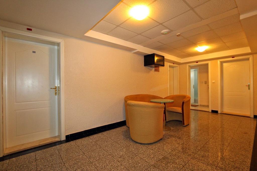 Podostrog Hotel